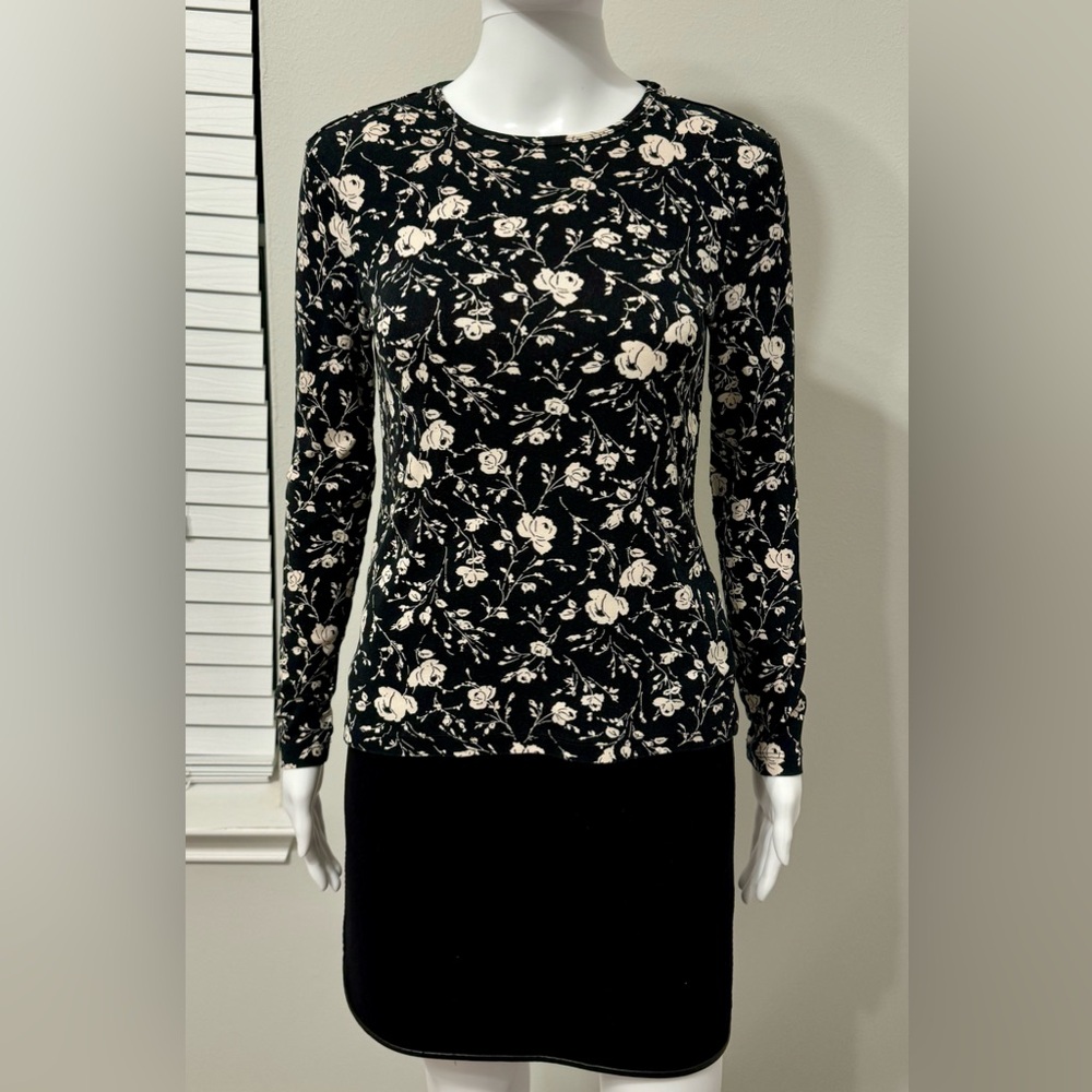 Lauren Ralph Lauren Women's Long Sleeve Top. Size S. Black and Ivory colors.